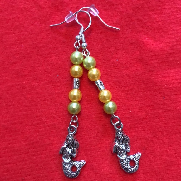 Mermaids 🧜‍♀️ “Shoulder Drop” Beaded Dangle Earrings. NWT, Handmade - Picture 3 of 7